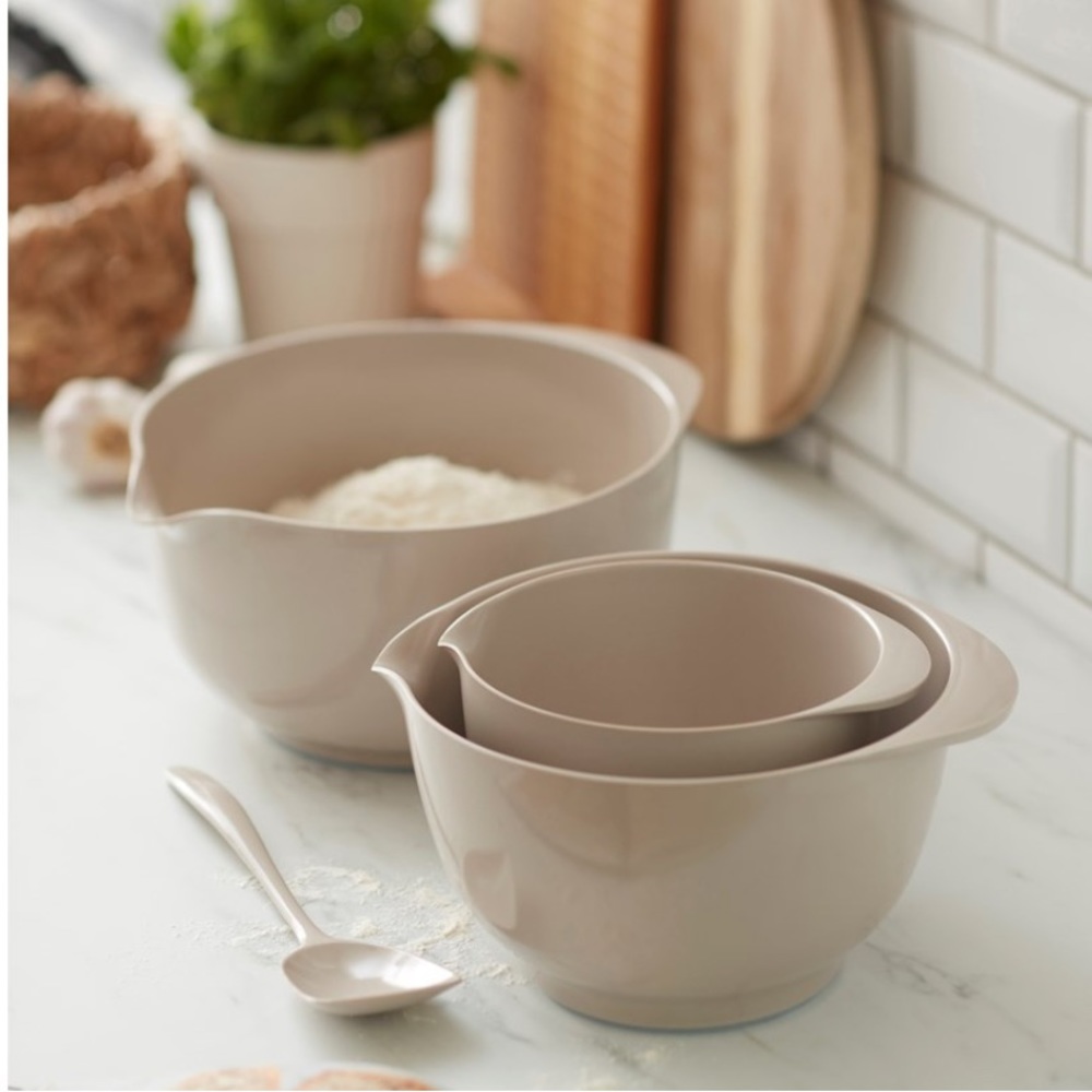 Rosti Margrethe mixing bowls with lids 1.5 L, 2 L & 3 L humus